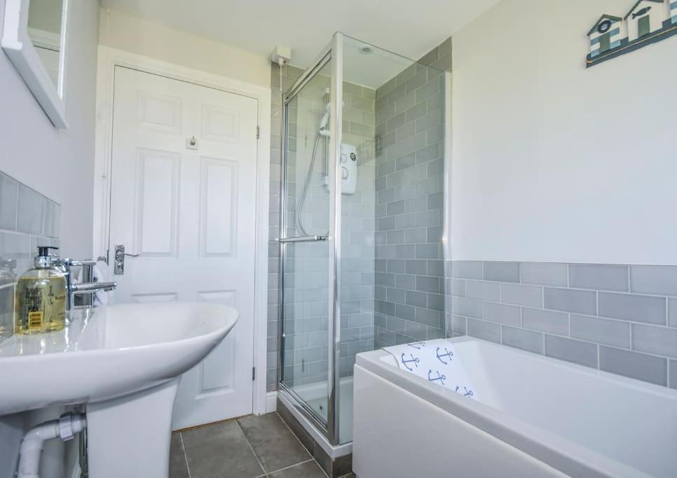 Gertie's Getaway - 3 Bedroom Sleep 6-8