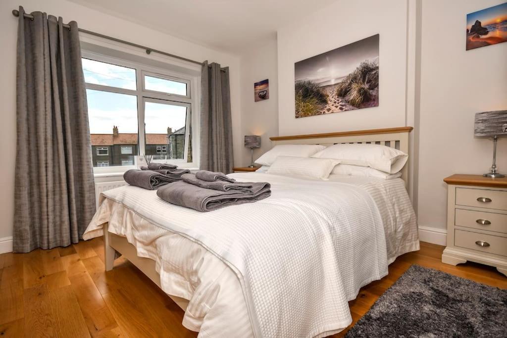 Gertie's Getaway - 3 Bedroom Sleep 6-8 *