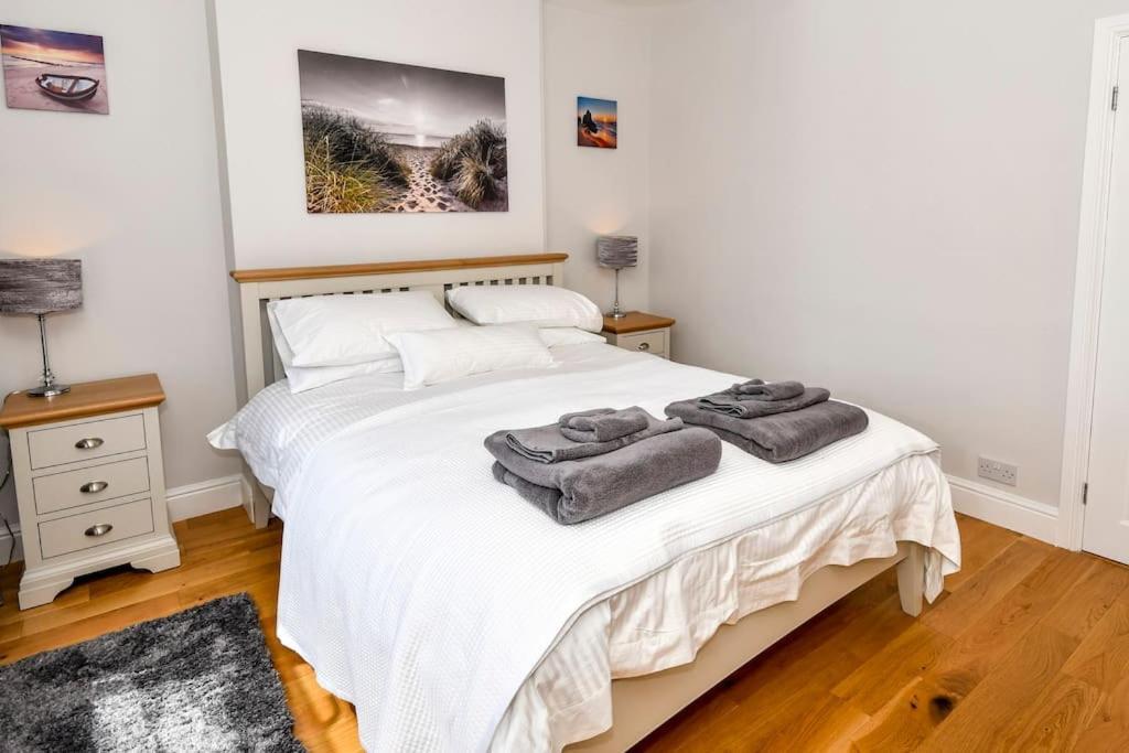Gertie's Getaway - 3 Bedroom Sleep 6-8 Holiday home