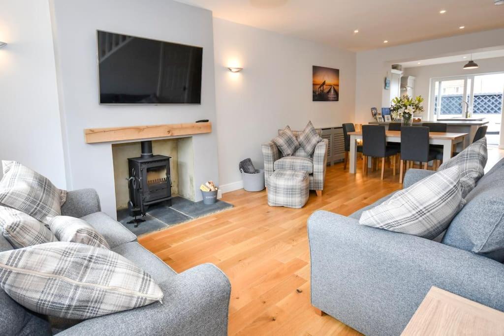 Gertie's Getaway - 3 Bedroom Sleep 6-8 * Amble